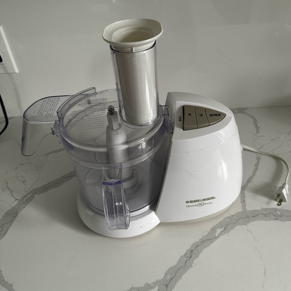 Black & Decker White & Clear Food Processor with Feed Tube